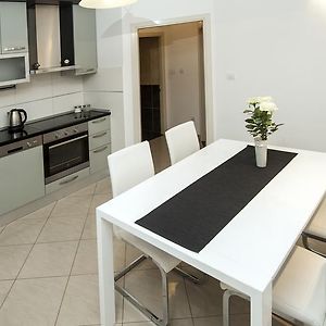 Znjan Beach Apartments